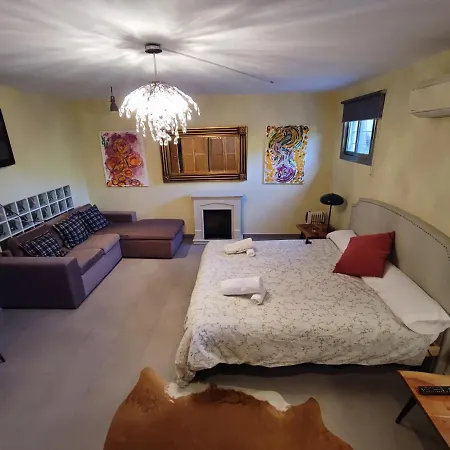Aguilas Club Bed & Breakfast *